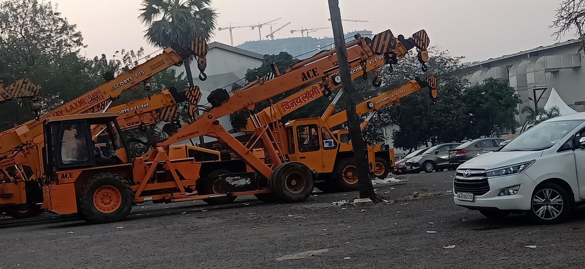 Hydra Crane Fleet Vijay Laxmi